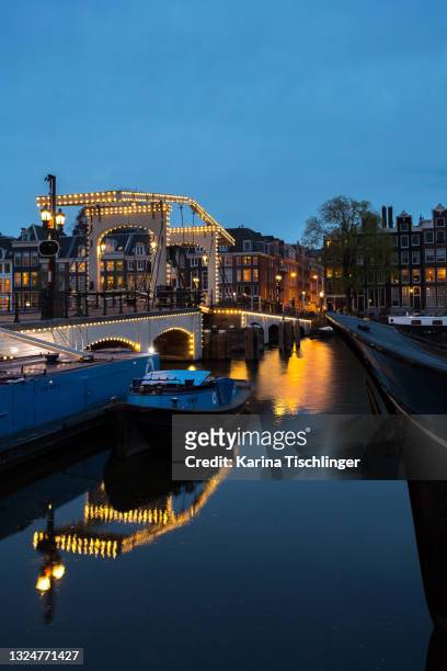 amsterdam - magere brug stockfoto's en -beelden