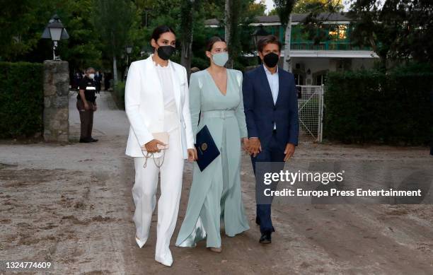 Alba Diaz accompanied by her parents, Manuel Diaz 'El Cordobes' and Vicky Martin Berrocal arrive at the graduation ceremony on June 18, 2021 in...
