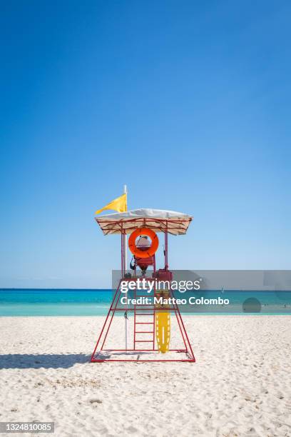 lifeguard tower on sandy beach in the caribbean, mexico - beach lifeguard bildbanksfoton och bilder