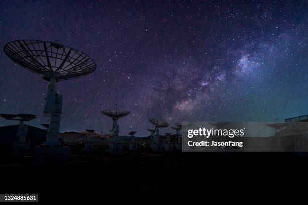 radio telescope - advance 2018 exam stockfoto's en -beelden