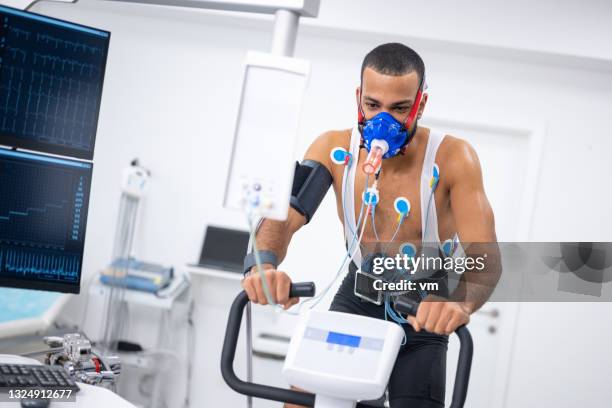 Sports Science Biometric Testing 355 Spirometry Test Stock Photos, High-Res Pictures, and Images - Getty ...