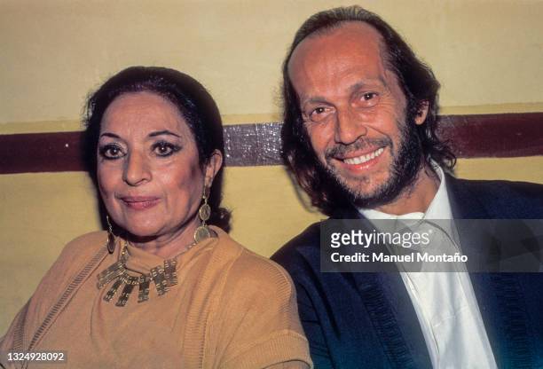 Spanish flamenco singer Lola Flores and flamenco guitar player Paco de Lucía have a good time in Sala Caracol on April 28, 1994 in Madrid, Spain.