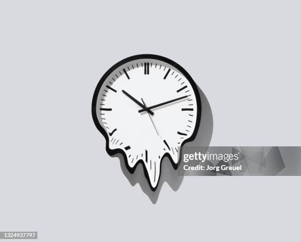 melting clock - lentezza foto e immagini stock
