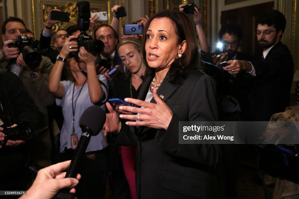 Senate Votes On Whether To Advance For The People Act