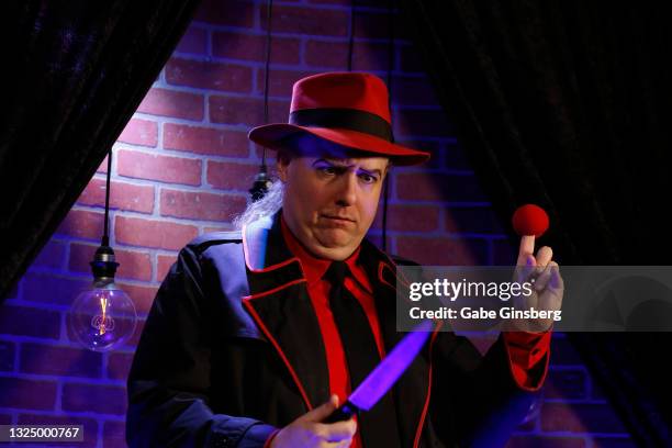 Bizzarp Singer 48 Illusionist Bizzaro Photos & High Res Pictures - Getty Images