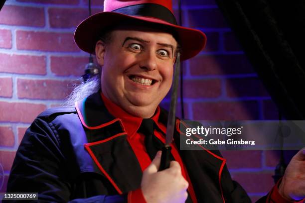Bizzarp Singer 48 Illusionist Bizzaro Photos & High Res Pictures - Getty Images