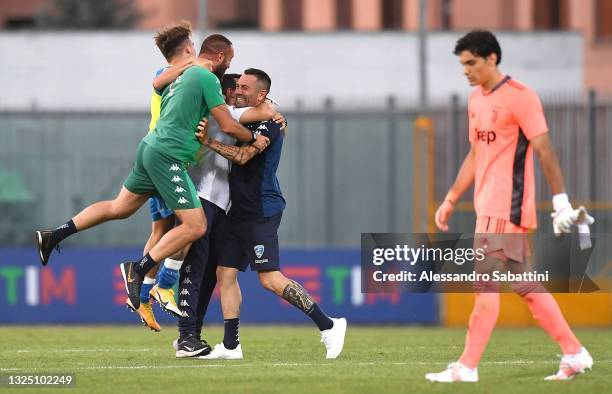 Antonio Buscè head coach of Empoli U19 celebrates the victory during the Primavera 1 TIM Playoffs match between Juventus U19 and Empoli U19 at Enzo...