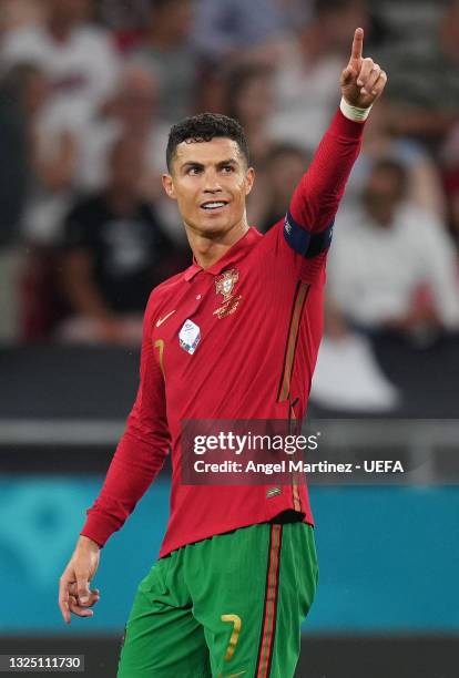 25 548点のクリスティアーノ ロナウド サッカーポルトガル代表のストックフォト Getty Images 25 548点のクリスティアーノ ロナウド サッカーポルトガル代表のストックフォト Getty Images