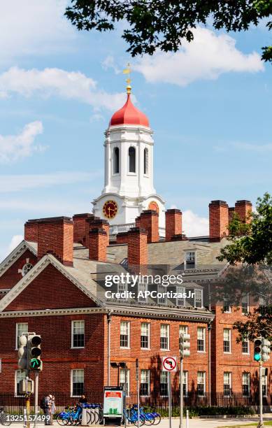 dunster house on harvard univeristy campus - cambridge massachusetts - cambridge massachusetts stock pictures, royalty-free photos & images