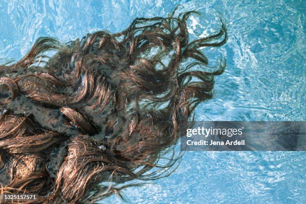 wet hair swimming pool - human hair bildbanksfoton och bilder