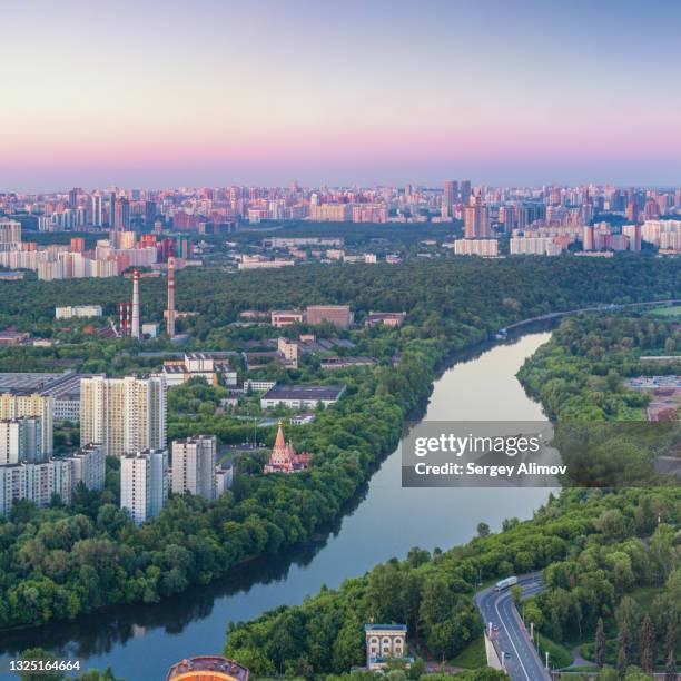 natural parkland and river in residential district of city - urban sprawl forest stock pictures, royalty-free photos & images