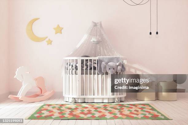 stilvolle skandinavische babyzimmer interieur - modern baby nursery stock-fotos und bilder