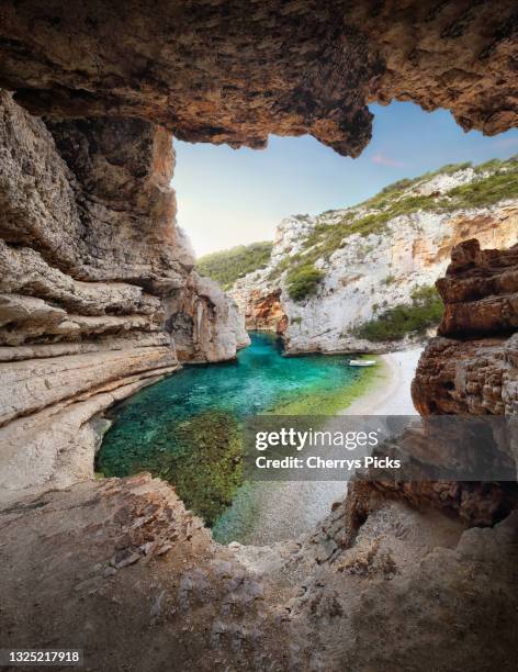 stiniva beach - adriatic sea ストックフォトと画像