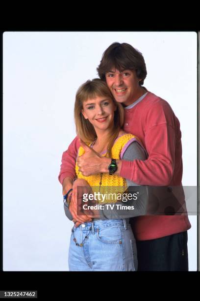 Actors Neil Morrissey and Leslie Ash in character as Tony Smart and Deborah Burton in sitcom Men Behaving Badly, circa 1994.