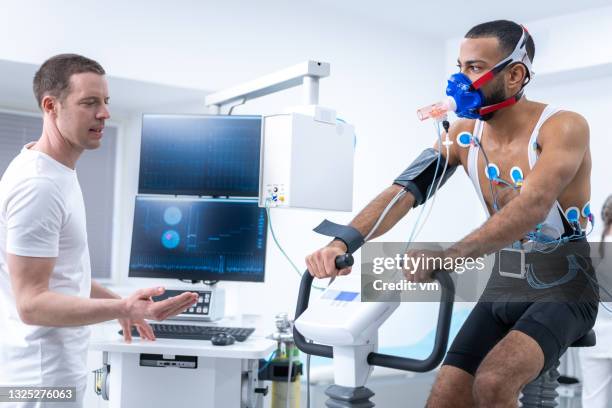 Sports Science Biometric Testing Spirometry Test Photos and Premium High Res Pictures - Getty Images