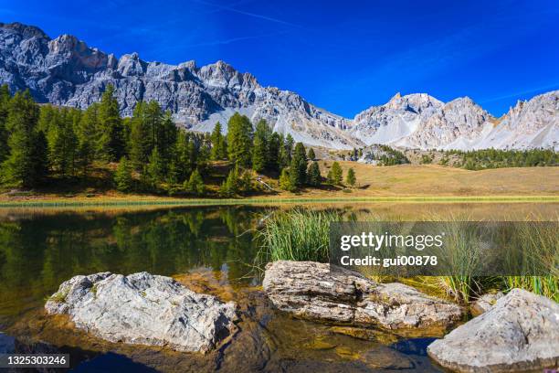 mirror lake, queyras - queyras regional nature park stockfoto's en -beelden