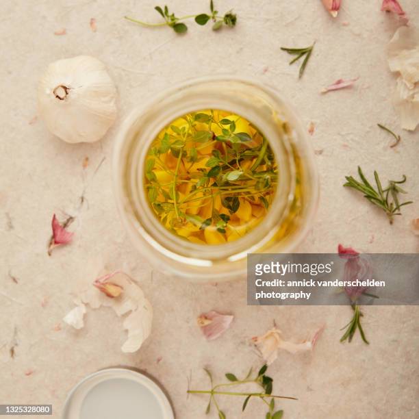 pressure-cooked garlic confit - confit stock pictures, royalty-free photos & images