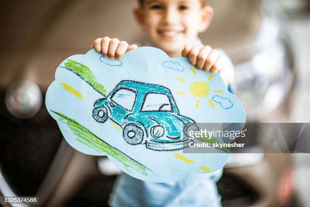 kinderzeichnung eines autos! - kids drawings stock-fotos und bilder