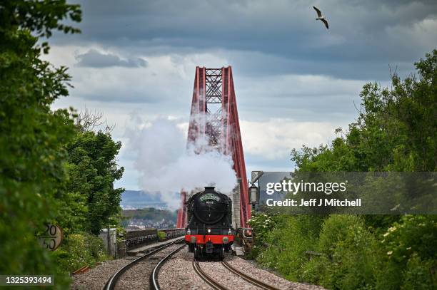 Steam Train Window Photos and Premium High Res Pictures - Getty Images