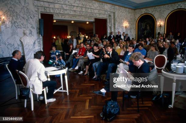 Michael Bogdanov, Intendant Deutsches Schauspielhaus in Hamburg, Deutschland 1989.