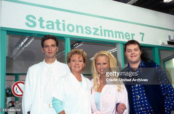 Cast "Nikola" beim Fotoshooting RTL 1997(.
