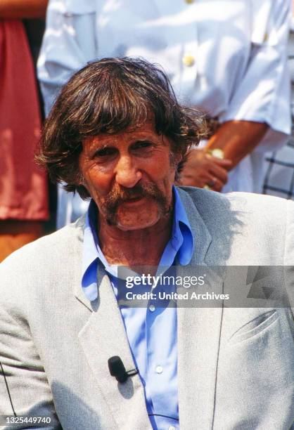 Fernsehgarten, Sonntagsunterhaltung aus dem Garten des ZDF in Mainz, Sendung vom 4. August 1992, Gaststar: Designer Luigi Colani(.