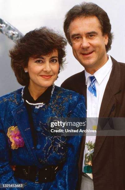 Paola und Kurt Felix auf der IFA in Berlin, Deutschland 1989.