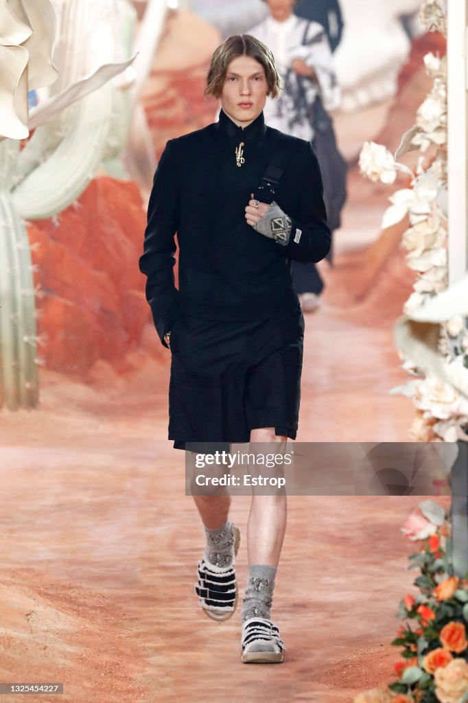 Dior Homme : Runway - Paris Fashion Week - Menswear Spring/Summer 2022