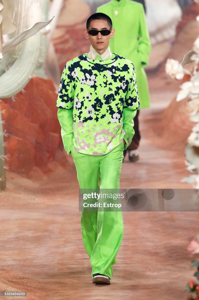 Dior Homme : Runway - Paris Fashion Week - Menswear Spring/Summer 2022