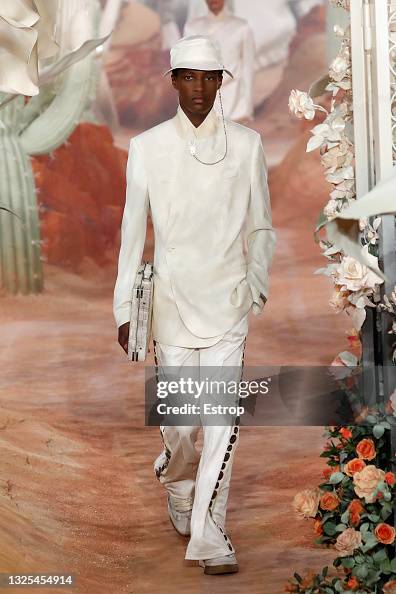Dior Homme : Runway - Paris Fashion Week - Menswear Spring/Summer 2022 Dior Homme : Runway - Paris Fashion Week - Menswear Spring/Summer 2022