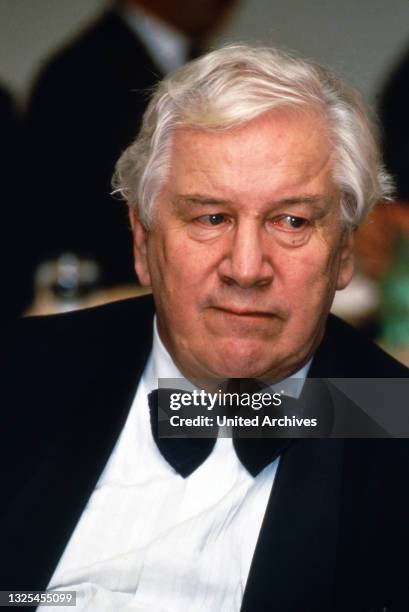 Sir Peter Ustinov bei der Verleihung des Fernsehpreises "Goldene Europa" in Saarbrücken, Deutschland 1992.