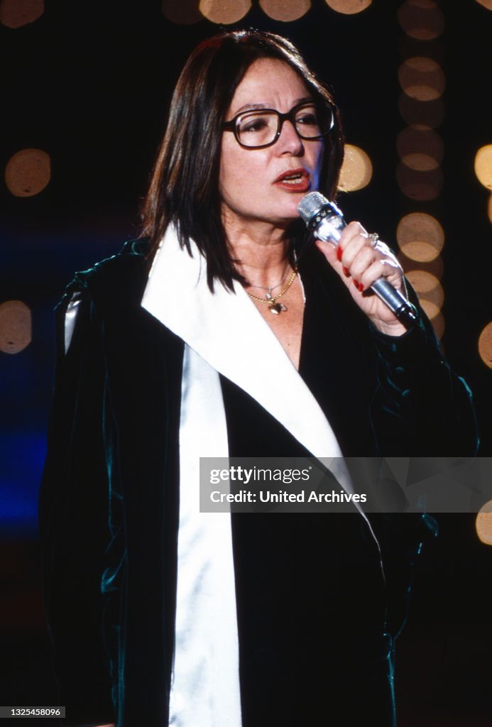 Nana Mouskouri