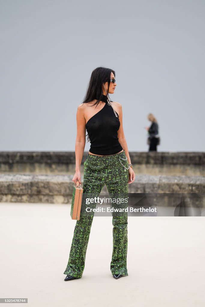 Street Style At  Paris Fashion Week - Menswear Spring/Summer 2022