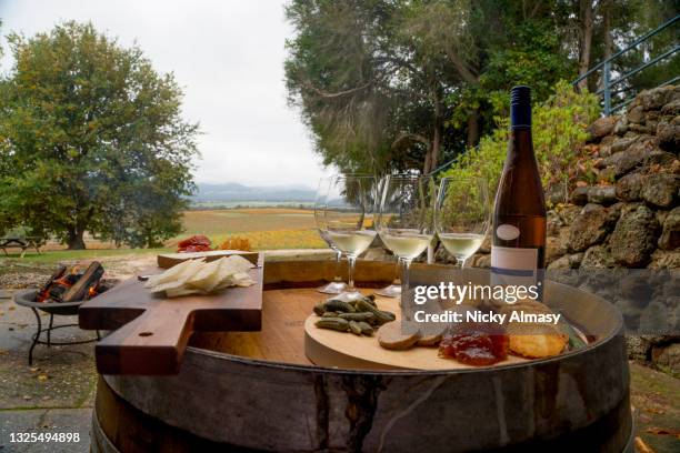 mount langi ghiran - australian vinyards stock pictures, royalty-free photos & images