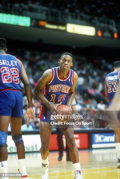 Detroit Rodman 347 Detroit Pistons Dennis Rodman Photos & High Res Pictures - Getty Images