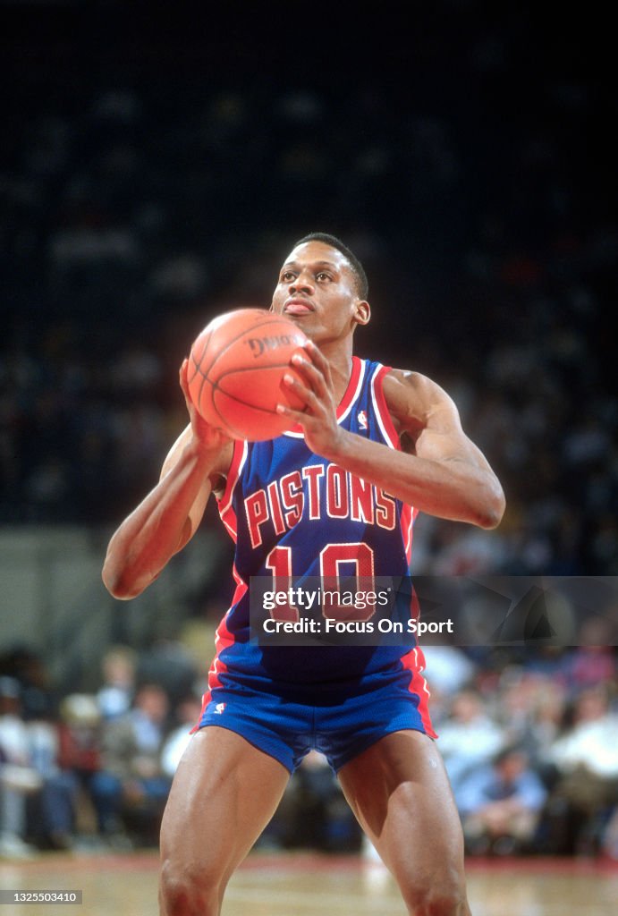 Detroit Rodman Dennis Rodman of the Detroit Pistons stands at the line to shoot a ...