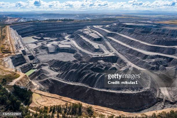 houillère - mines de charbon photos et images de collection