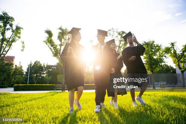 Work Graduation Article 57,038 Work After Graduation Stock Photos, High-Res Pictures, and ...