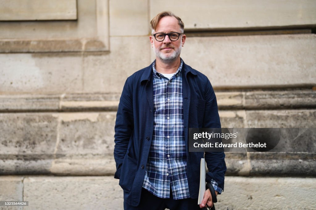 Street Style At Paris Fashion Week - Menswear Spring/Summer 2022