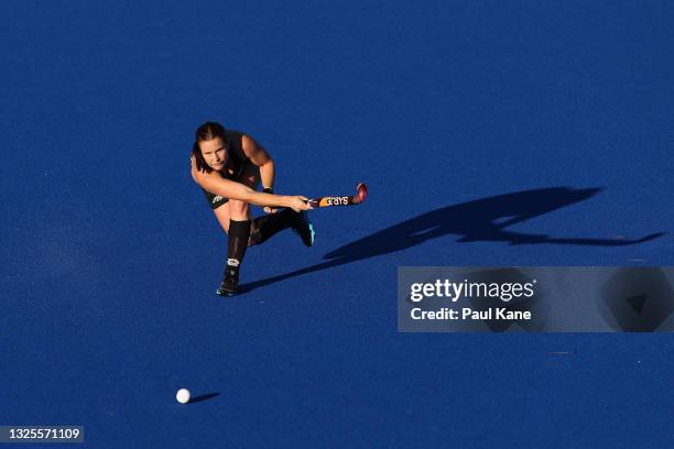 Ella Gunson of the Black Sticks in action during the FIH Pro League match between the Australian Hockeyroos and the New Zealand Black Sticks at Perth...