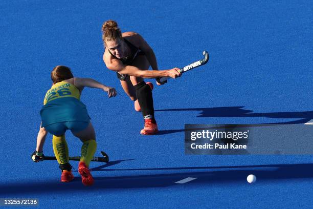 Frances Davies of the Black Sticks passes the ball during the FIH Pro League match between the Australian Hockeyroos and the New Zealand Black Sticks...