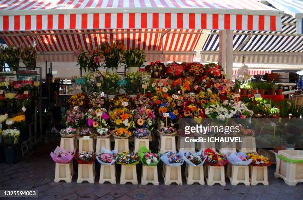florist's stand nice city france - farm produce market stock pictures, royalty-free photos & images