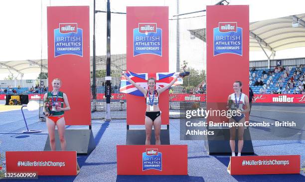 Aimee Pratt , Elizabeth Bird of Shaftsbury Barnet and Sarah Tait of Lasswade pictured during the medal ceremony of the Womens 3000m Final during Day...