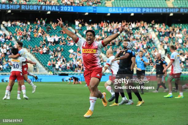 Ben Tapuai of Harlequins celebrates victory on the final whistle during the Gallagher Premiership Rugby Final between Exeter Chiefs and Harlequins at...