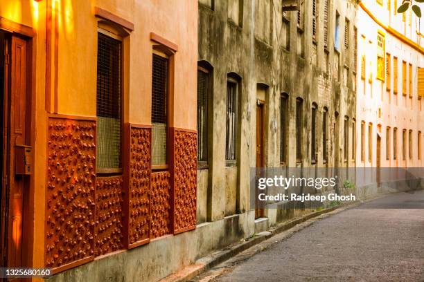 retro style building in old kolkata - howrah bridge stock pictures, royalty-free photos & images