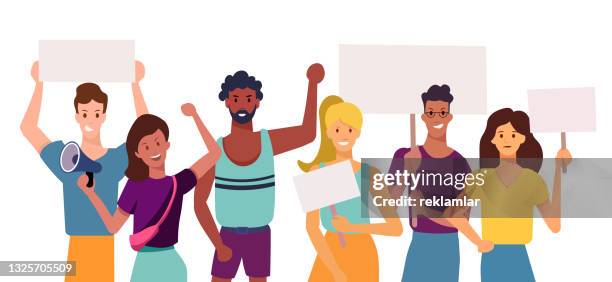 stockillustraties, clipart, cartoons en iconen met vector illustration of diverse crowd of people at protest rally. people resisting, marching, raising their fists and holding banners. concept for protest, politics, opposition, activism and social issues. - staking