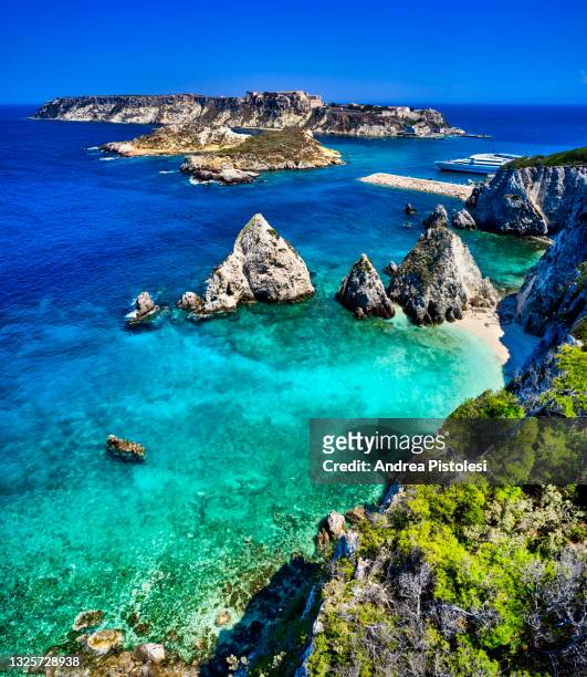 isole tremiti coastline, adriatic sea, italy - isole tremiti stock pictures, royalty-free photos & images