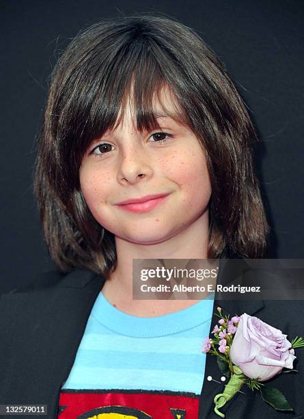 Actor Robbie Tucker arrives at Walt Disney Pictures Presents The Premiere Of "PROM" at El Capitan Theatre on April 21, 2011 in Los Angeles,...