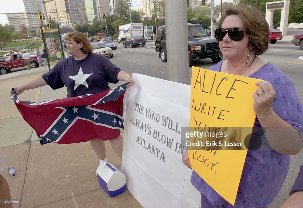 Alice Randy Rita Kingston, right, and Stephanie Ingram protest the visit of Alice ...