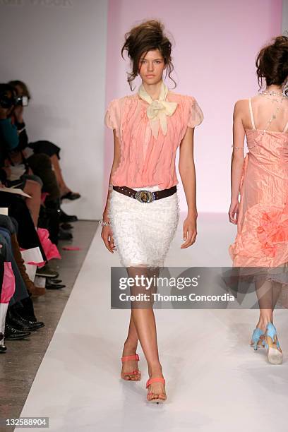 Model wearing Paul Hardy Spring 2005 Collection during Mercedes-Benz Spring 2005 Fashion Week at Smashbox Studios - Paul Hardy - Runway at Smashbox...